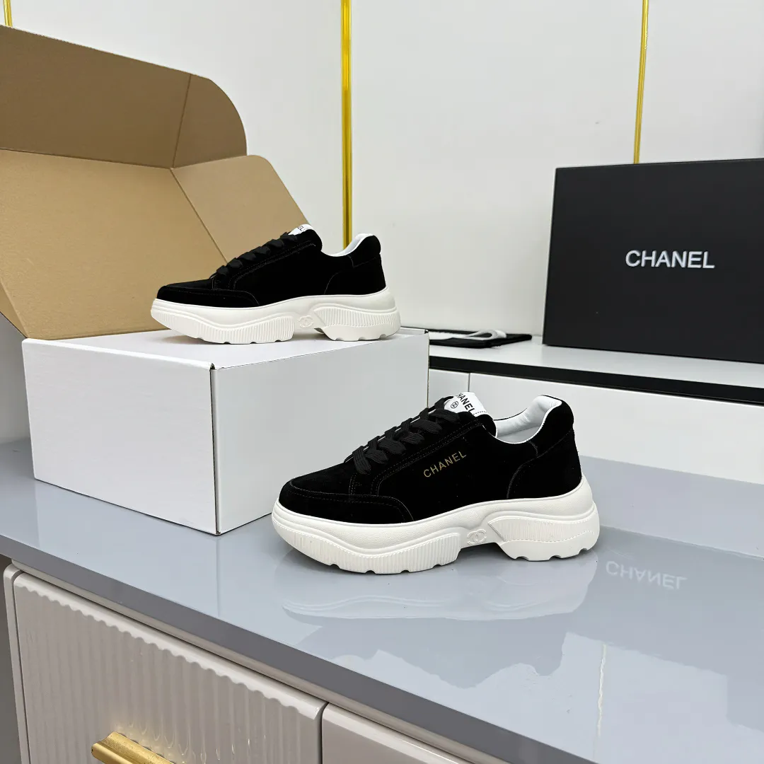 👟👟Ex-factory price 620👟👟 Chanel bread shoes ~ original calfskin panda shoes Chanel 25C latest hot style panda black and white sports shoes casual sneakers Xiaoxiang hot item classic black and white panda color coco girls must pay Fabric: original custom mixed sheepskin lining: original imported breathable mesh lining outsole: Original molded rubber + TPU combination Size: Women's 35-41
